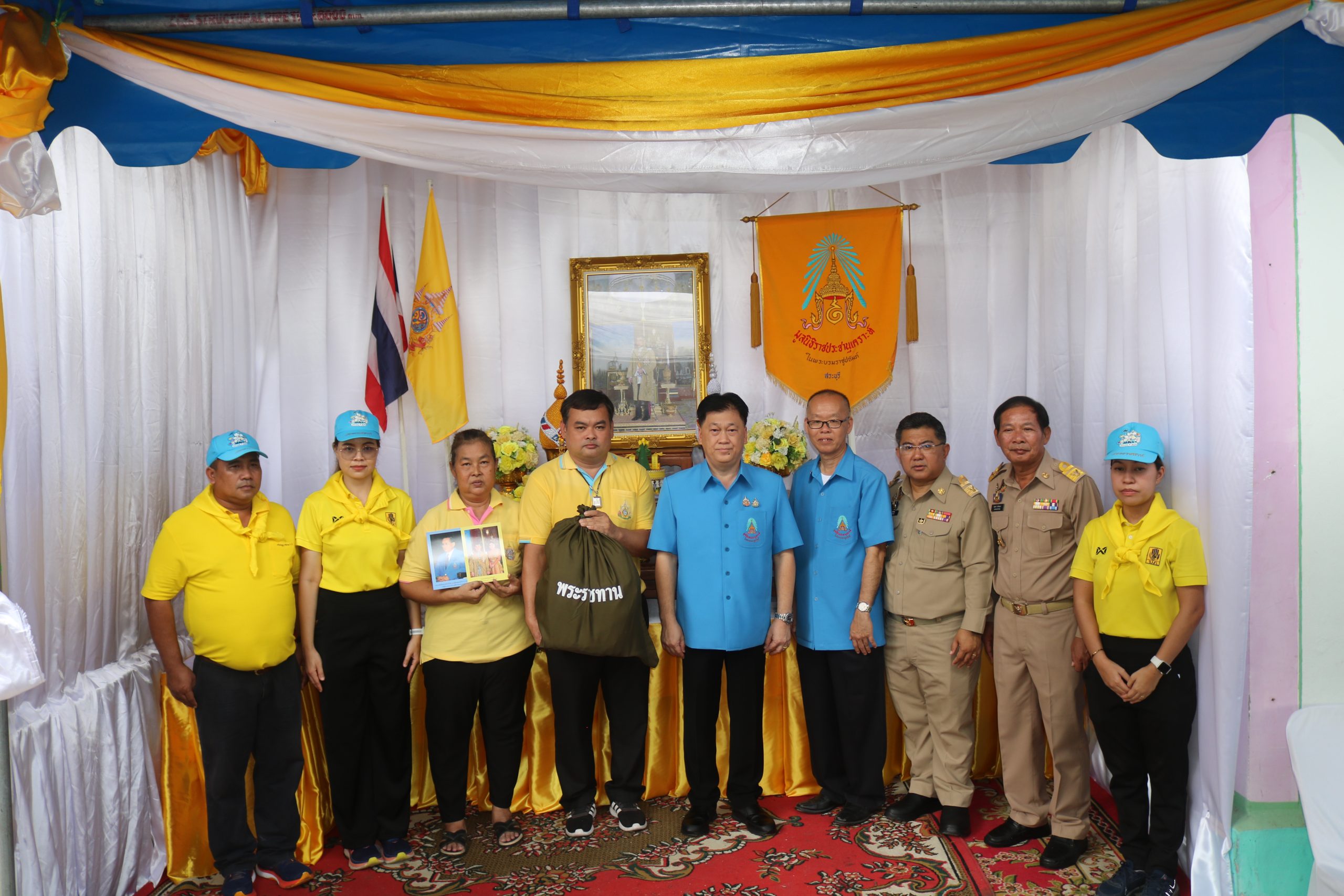 สระบุรี-เชิญเงินและสิ่งของพระราชทานไปมอบให้แก่ครอบครัวผู้ประสบอัคคีภัย