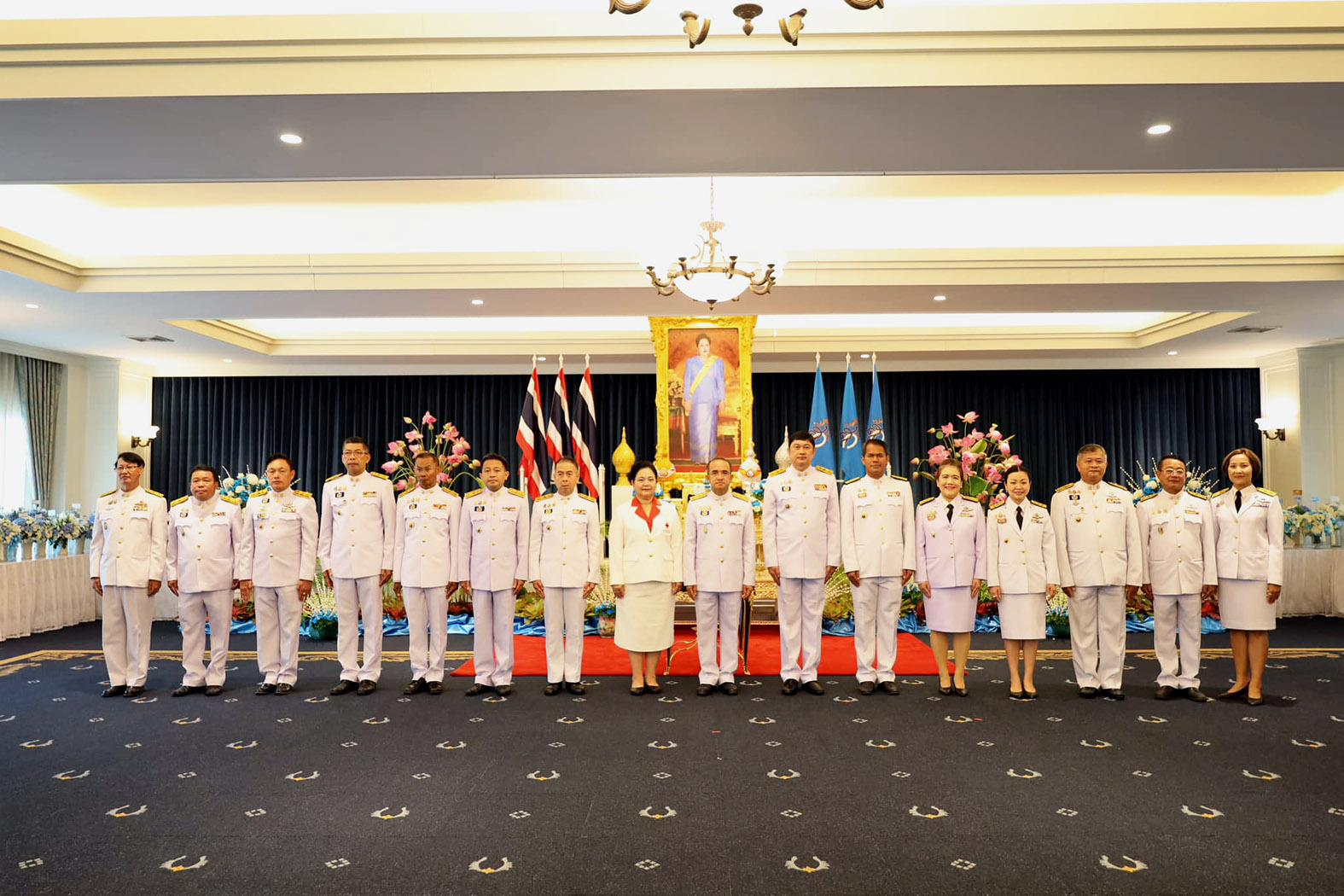 ประจวบคีรีขันธ์-ผู้ว่าฯ นำพสกนิกรลงนามถวายพระพร สมเด็จพระพันปีหลวง