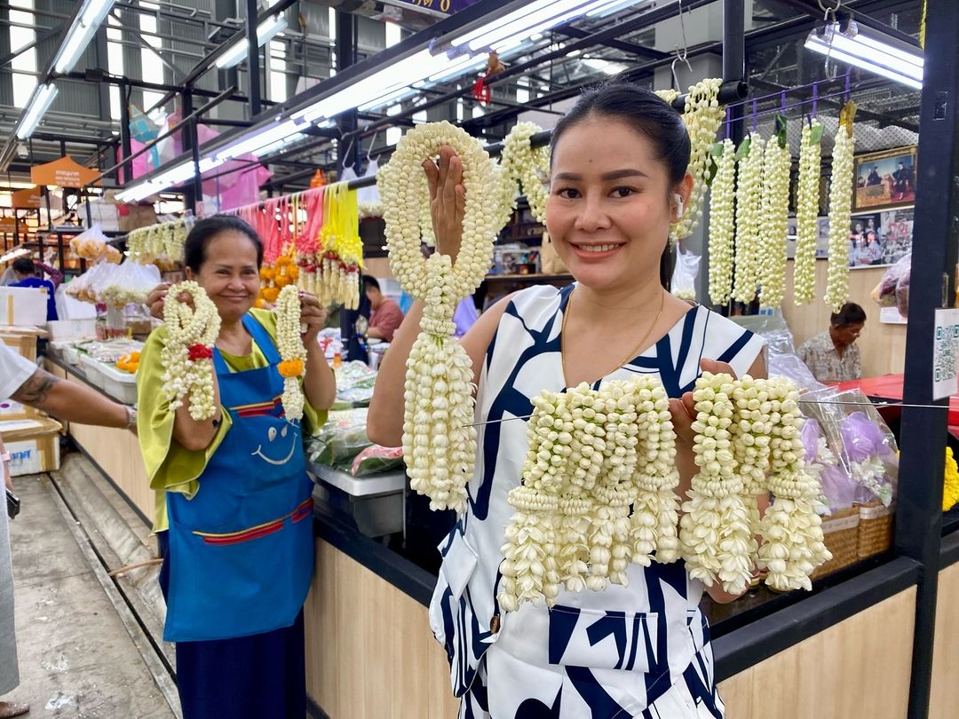 ปทุมธานี-ตลาดสี่มุมเมืองแนะนำ 4 ร้านพวงมาลัยวันแม่..ฝีมือระดับชาววัง..!!