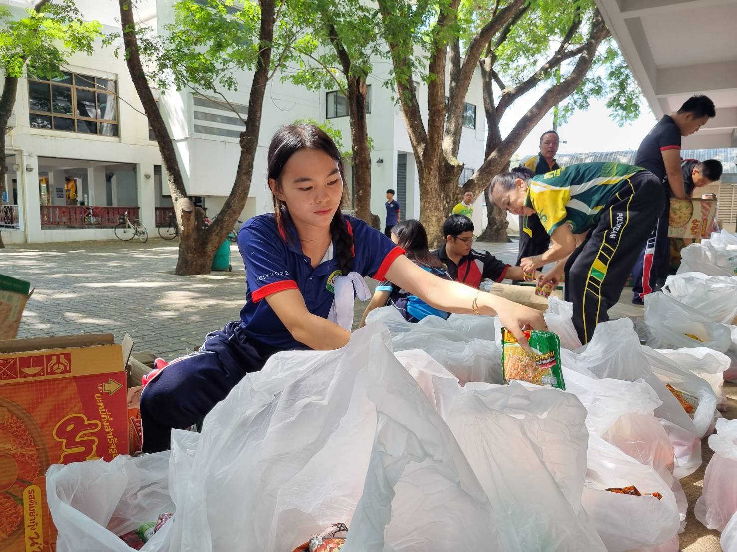 เชียงใหม่-วท.โปลิเทคนิคลานนาฯส่งธารน้ำใจ ช่วยภัยน้ำท่วม