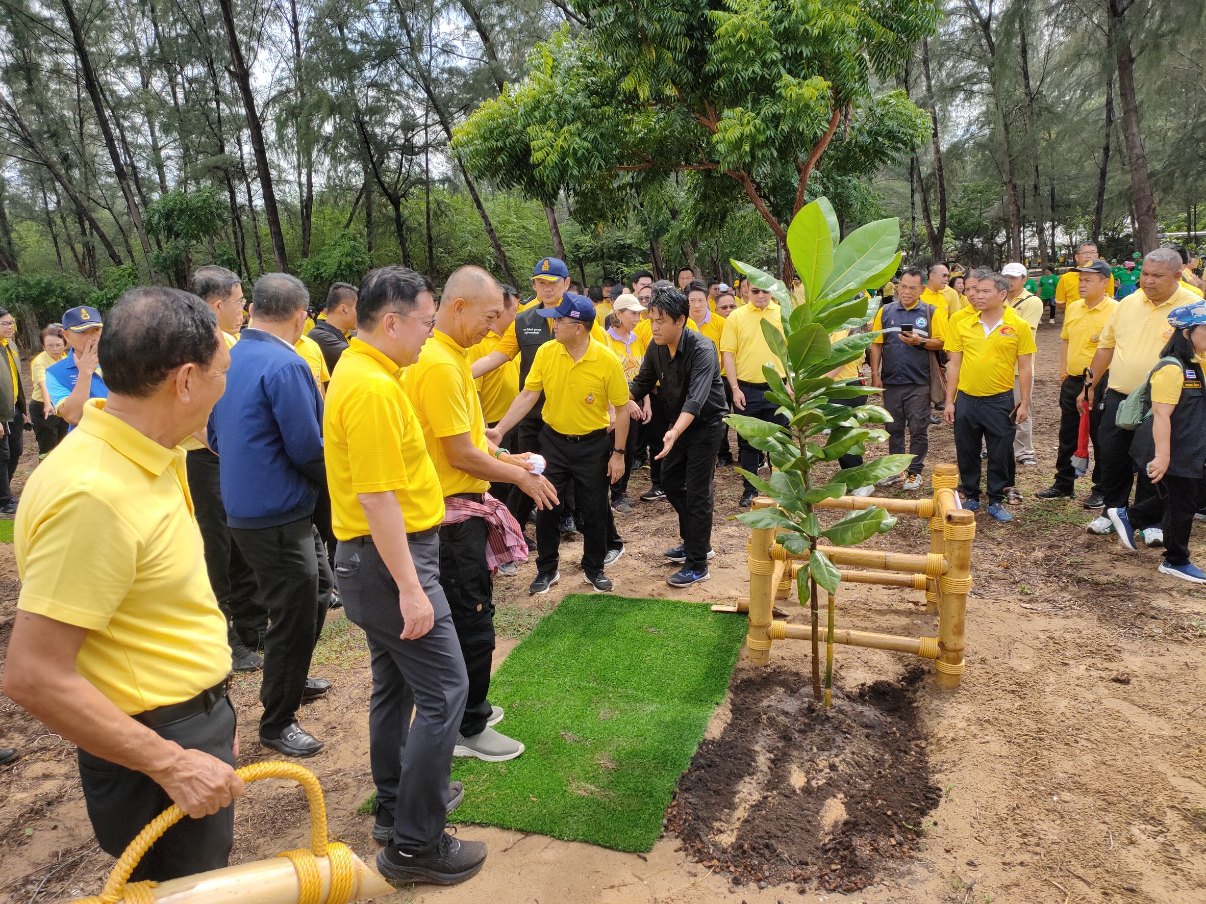 ประจวบคีรีขันธ์-รมว.กระทรวงทรัพยากรฯ นำคณะเข้าโครงการ”พลิกฟื้นผืนป่า สืบสานวิถีชีวิตที่ดีสู่ชุมชน”