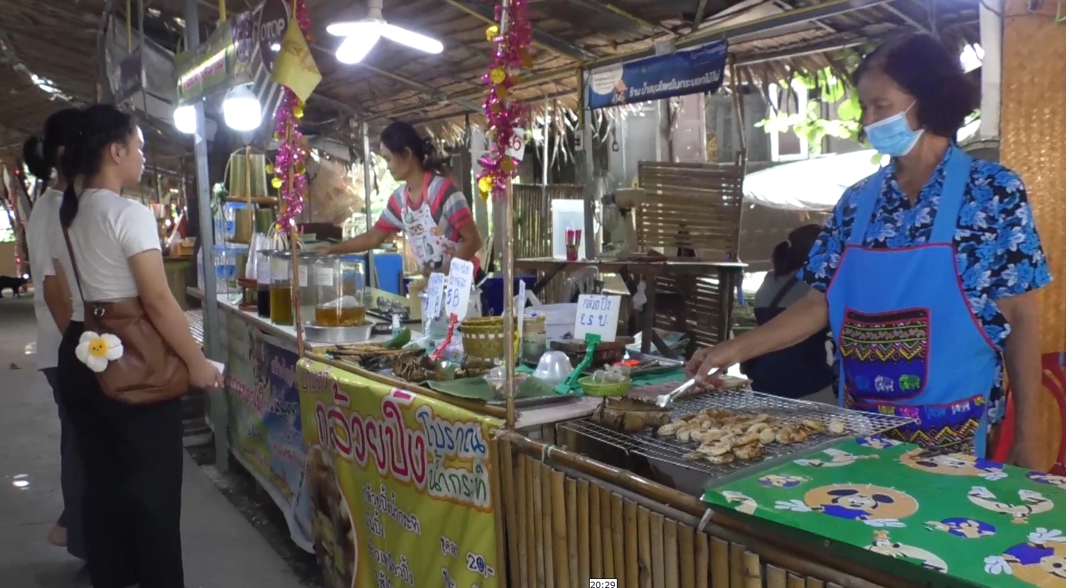 สุพรรณบุรี-ช็อปชิมอาหารพื้นบ้านของดีในชุมชนกราบขอพรหลวงพ่อพระลอย