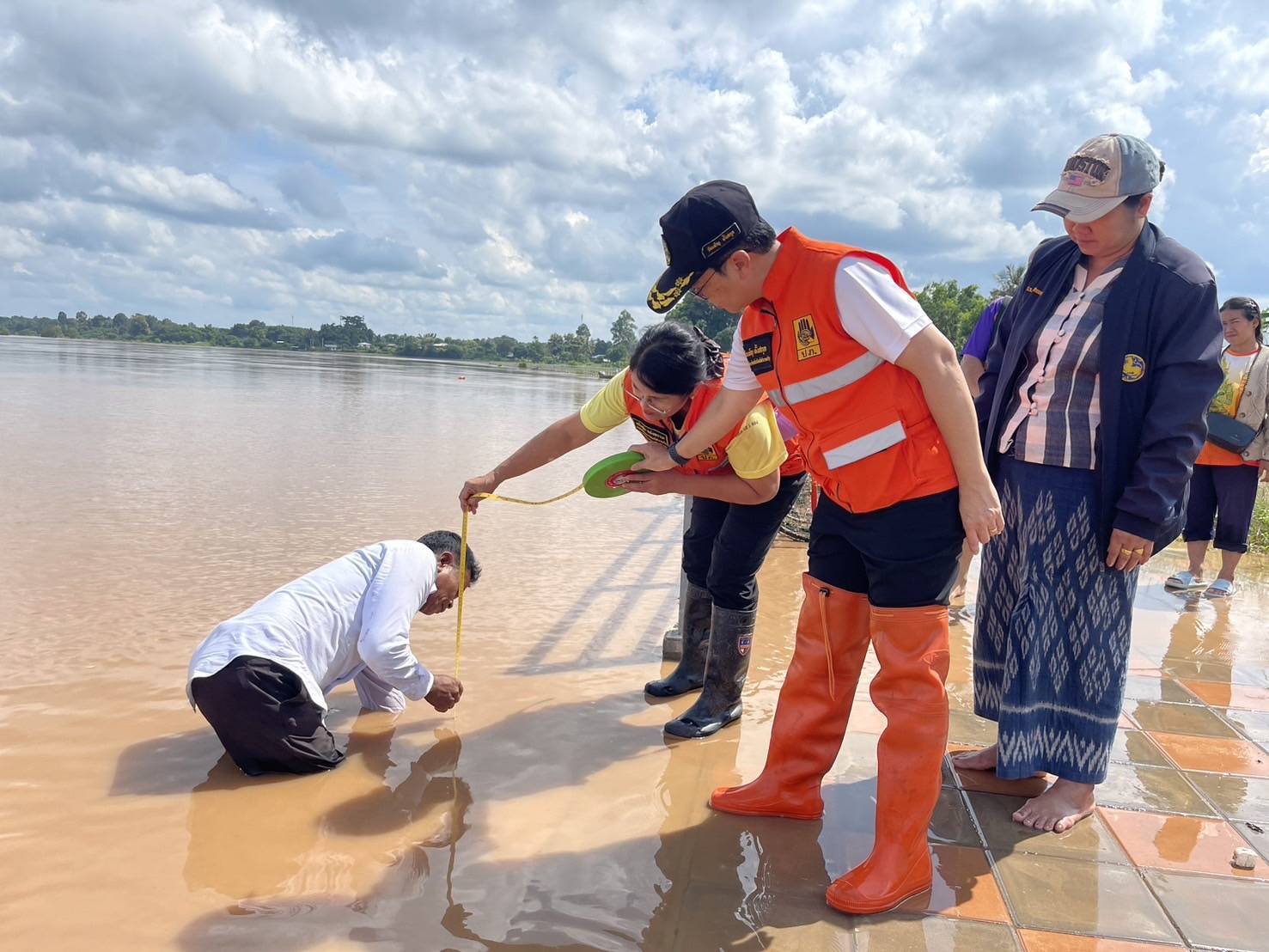 อำนาจเจริญ-แม่น้ำโขง สูง 8.46 เมตรทรงตัวแต่มีฝนตกหนักอย่างต่อเนื่อง