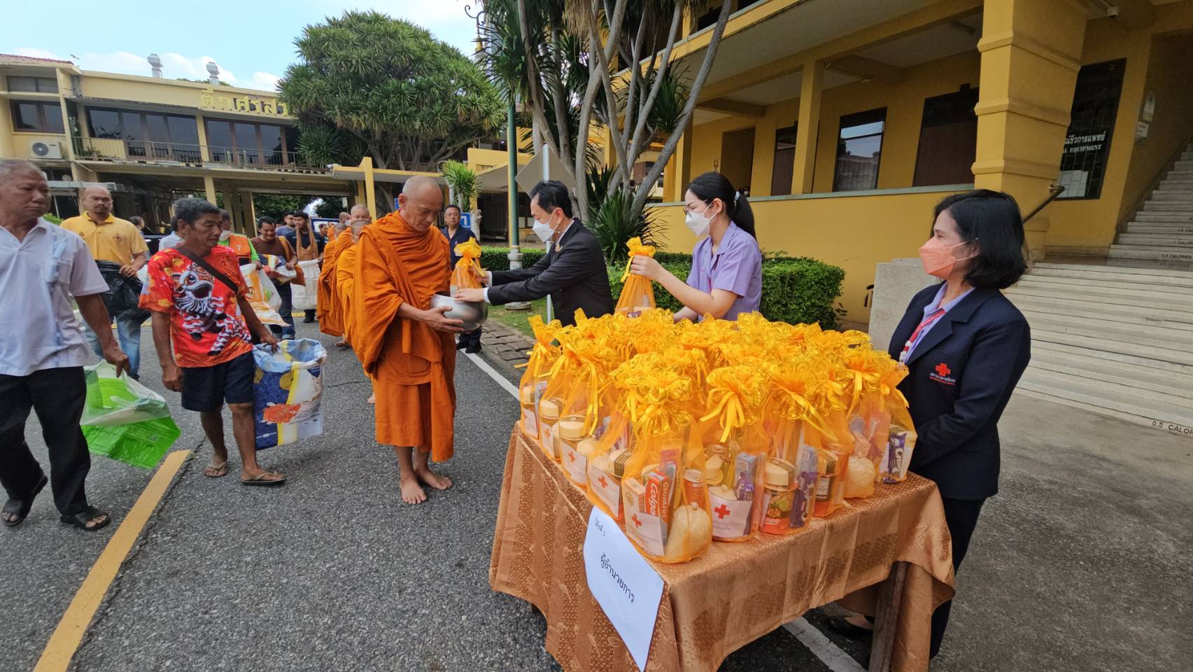 ชลบุรี-จัดพิธีเนื่องในวันพระราชทานกำเนิดโรงพยาบาลสมเด็จพระบรมราชเทวี ณ ศรีราชา ครบ 122 ปี