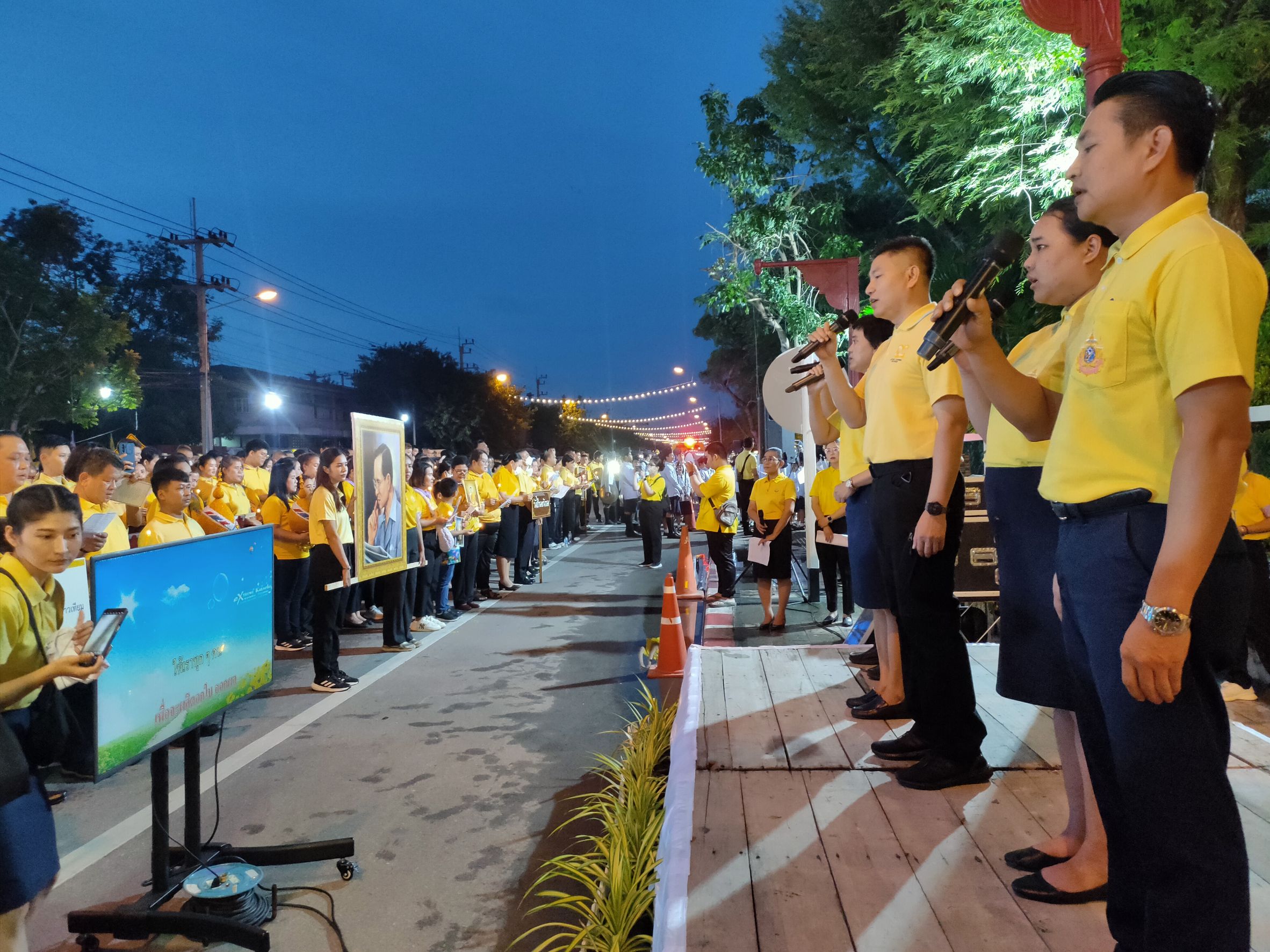 ประจวบคีรีขันธ์-กิจกรรมน้อมรำลึกในหลวง ร.๙ ที่หน้าบ้านพ่อ วังไกลกังวลหัวหิน