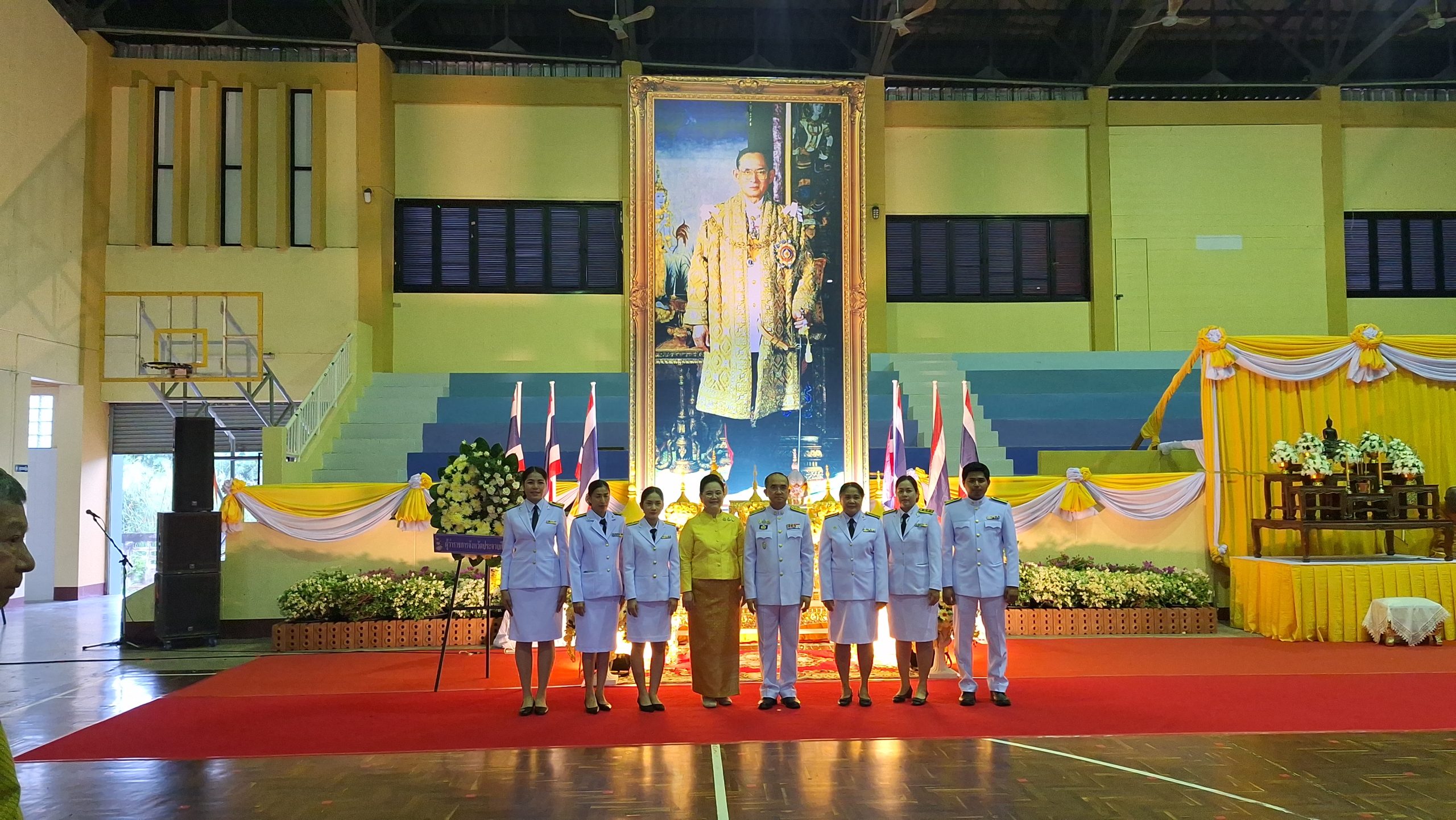 ประจวบคีรีขันธ์-ประกอบพิธีรำลึกวันคล้ายวันสวรรคตในหลวง ร.9