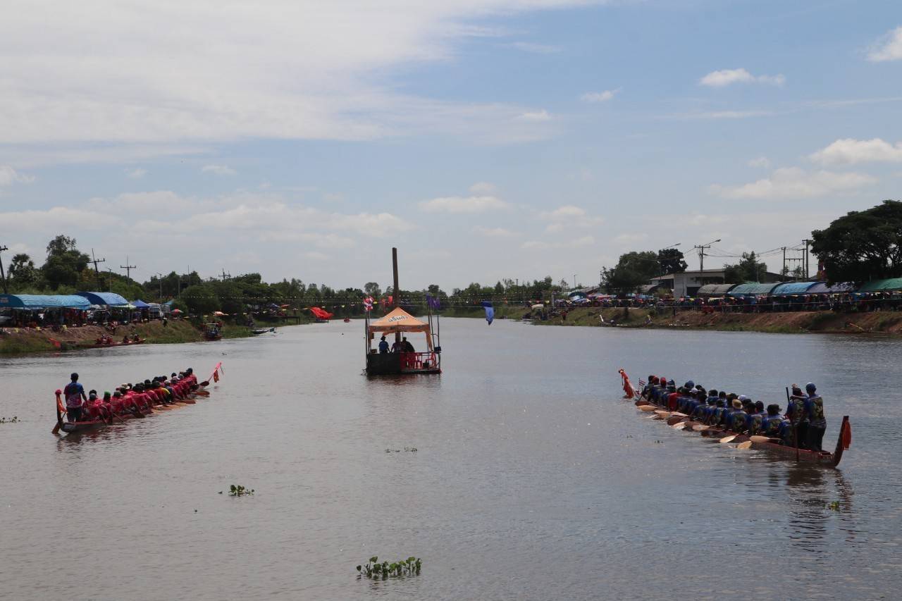 ร้อยเอ็ด-ทต.เมืองบัว จัดงานประเพณีแข่งขันเรือยาวชิงถ้วยพระราชทาน