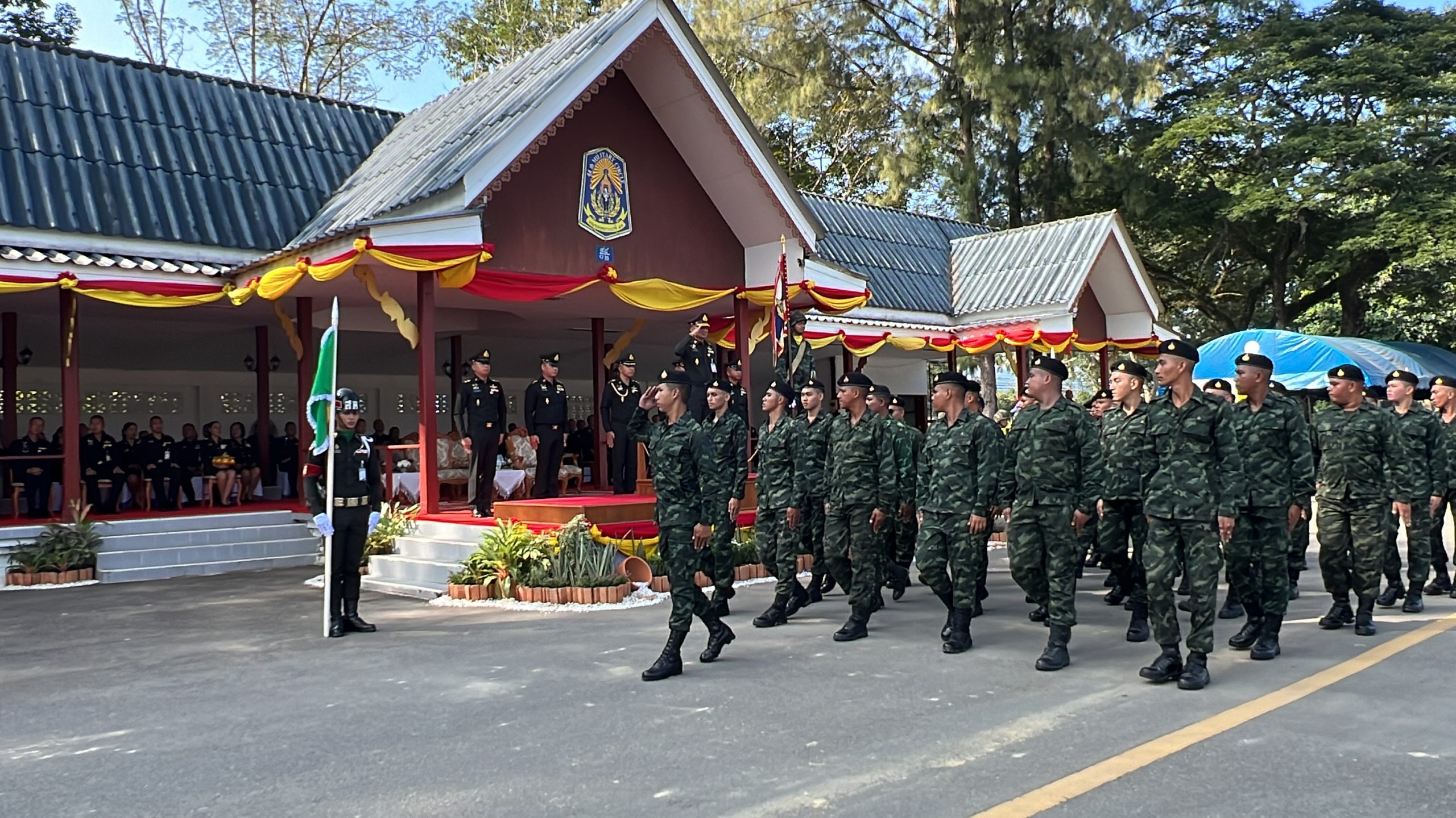 ชุมพร-มณฑลทหารบก 44 จัดพิธีอำลาธงชัยเฉลิมพลและปลดจากกองประจำการ