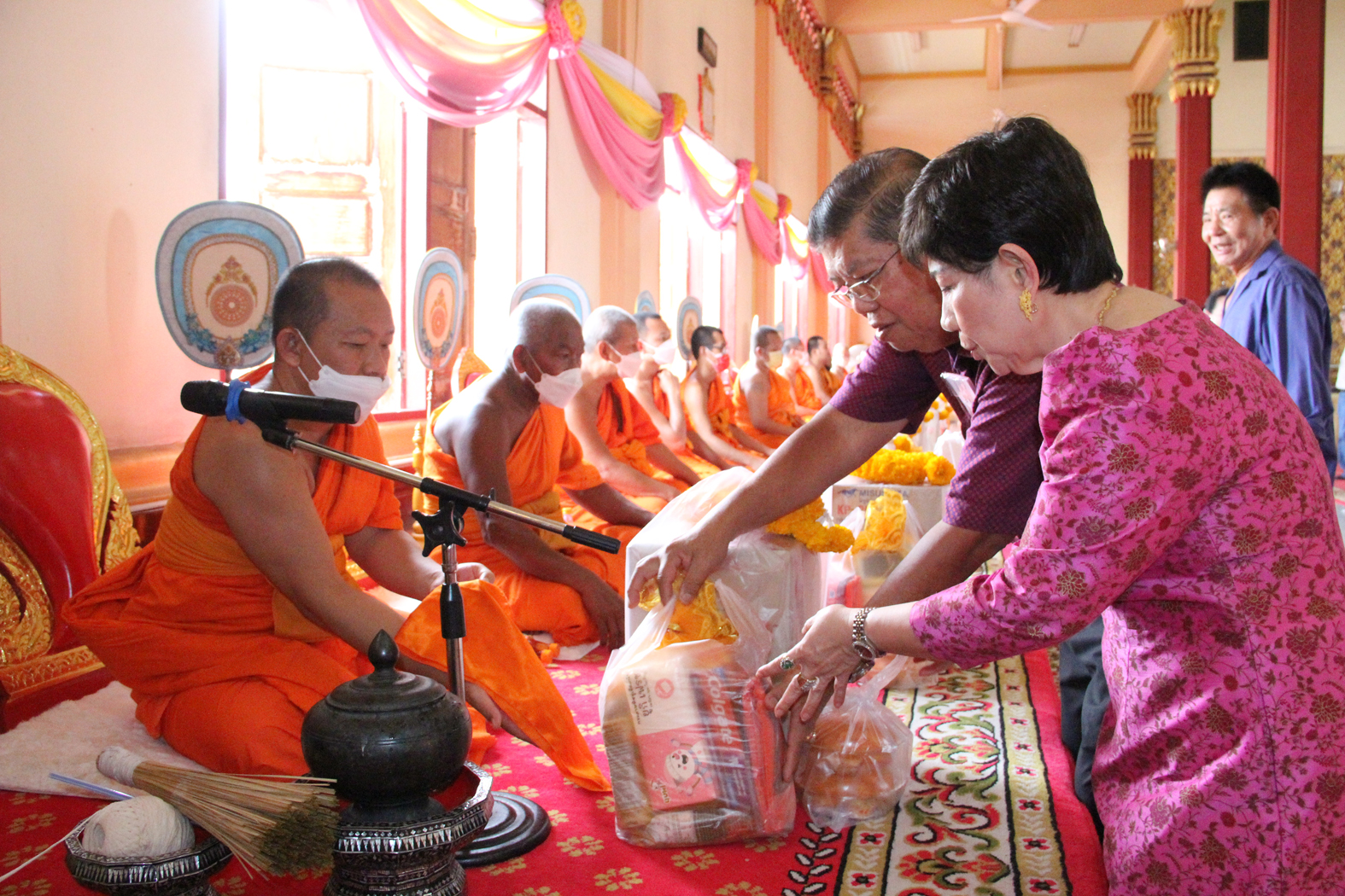 สมุทรปราการ-ชมรมโฮปสะพานบุญแห่งความหวังและศรัทธา ร่วมอวยพรวันเกิดผู้สนับสนุนหลักของชมรม