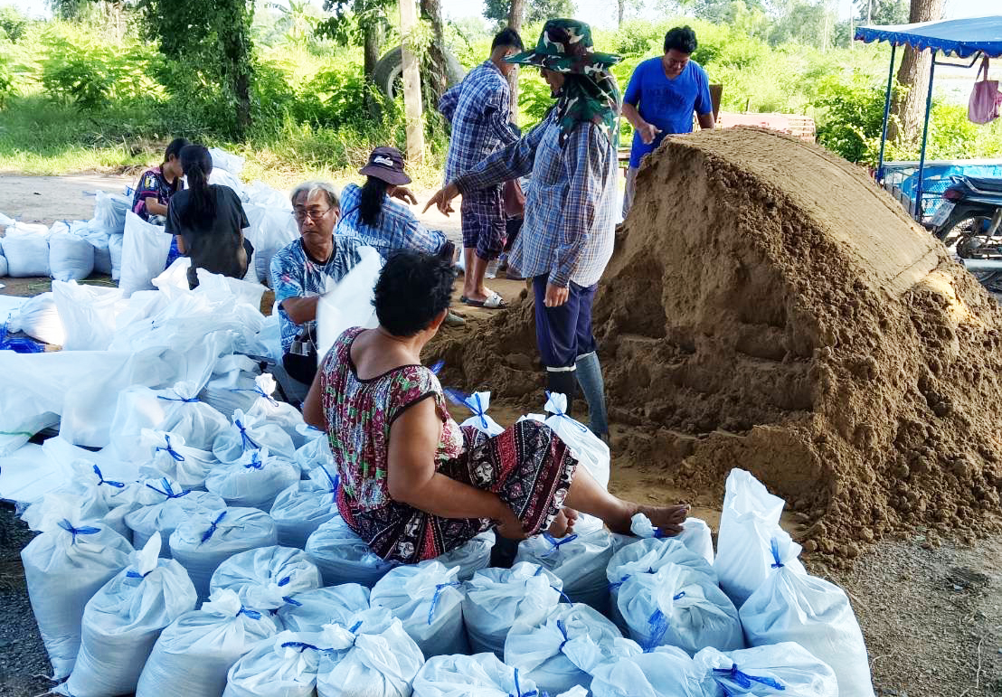 สุพรรณบุรี-เร่งช่วยเหลือชาวนาน้ำท่วมข้าวหลายร้อยไร่ขยายวงกว้าง