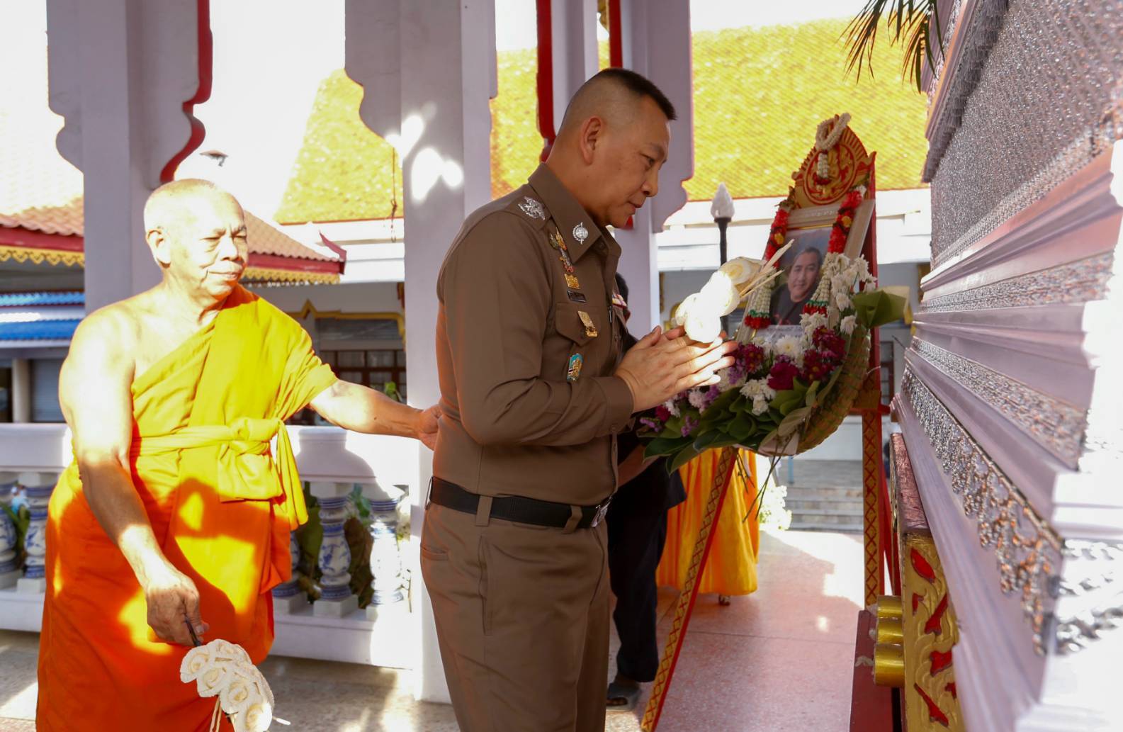 กรุงเทพ-ผบ.ตร.เป็นประธานในพิธีฌาปนกิจอดีตผู้สื่อข่าวเดลินิวส์ประจำ ตร.