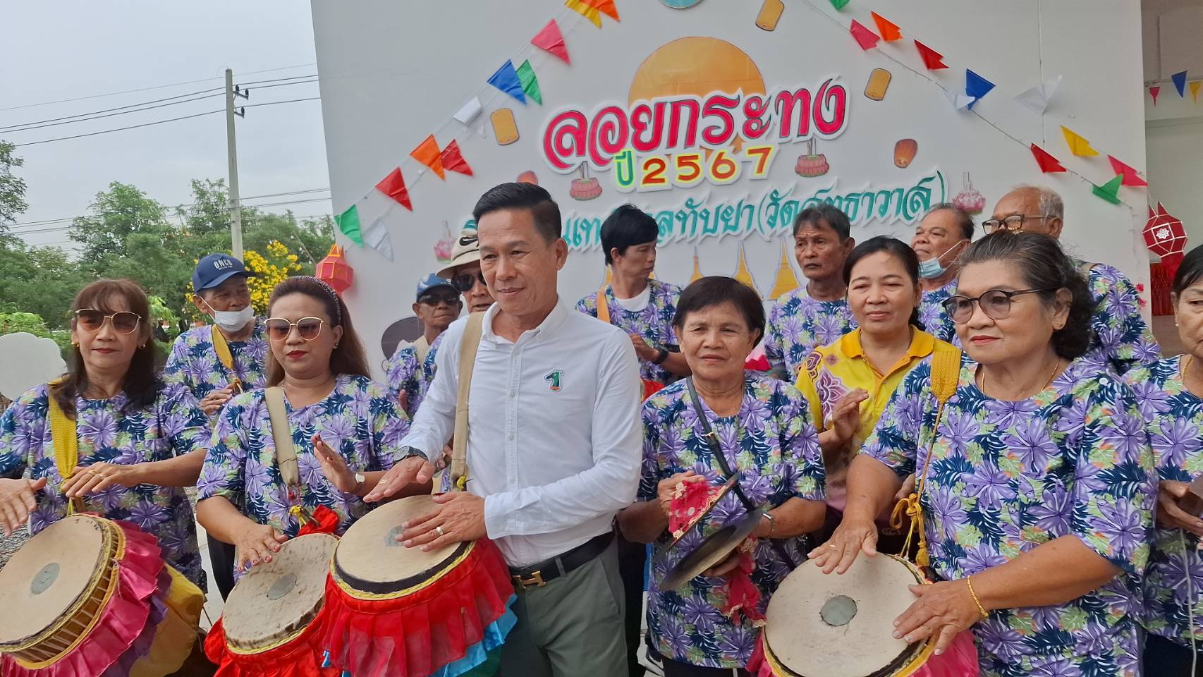 สิงห์บุรี-เทศบาลตำบลทับยา จัดงานสืบสานประเพณีเทศกาลลอยกระทง