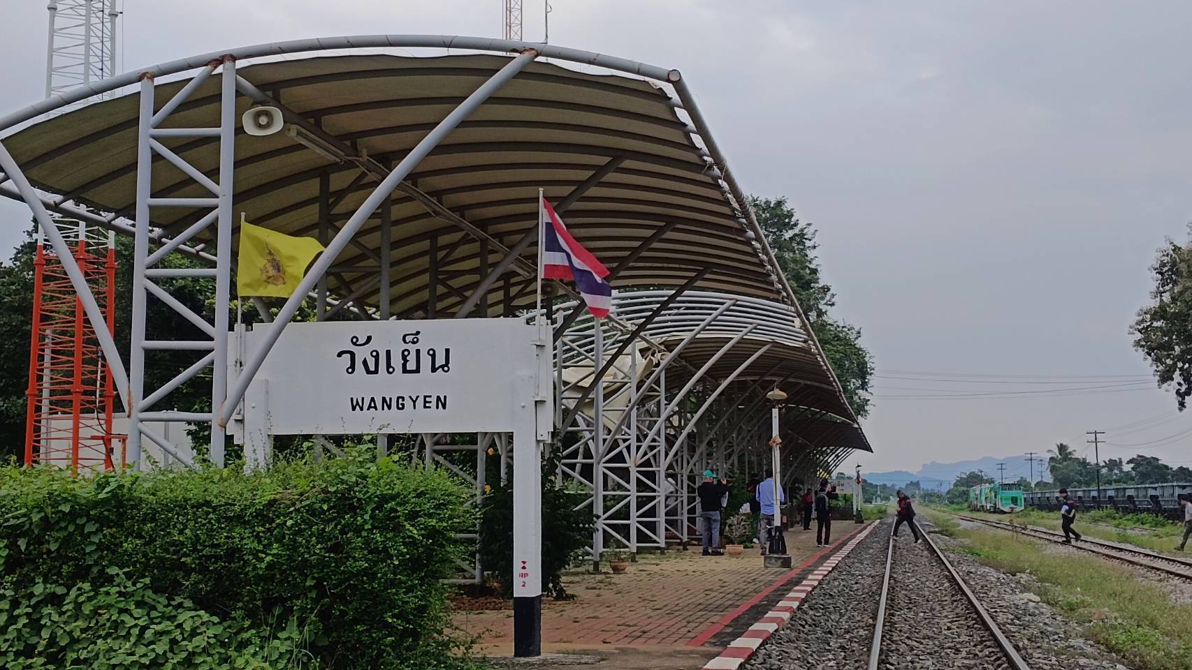 กาญจนบุรี-ลงพื้นที่วัดที่ดิน”สถานีรถไฟวังเย็น”ตรวจร่วมแนวเขตแปลงที่ดินปักหลักเขตพื้นที่