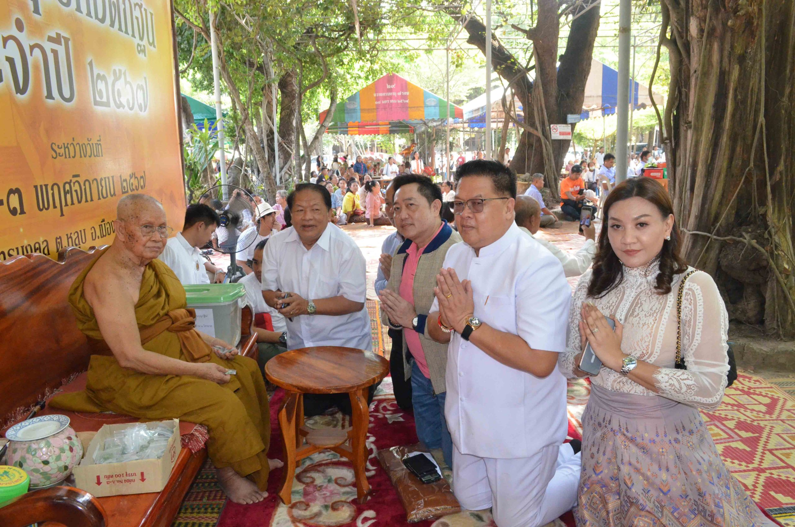 กาฬสินธุ์-สายบุญทั่วสารทิศร่วมบุญกฐิน..วัดป่าพุทธมงคลยอด 5.19 ล้านบาท