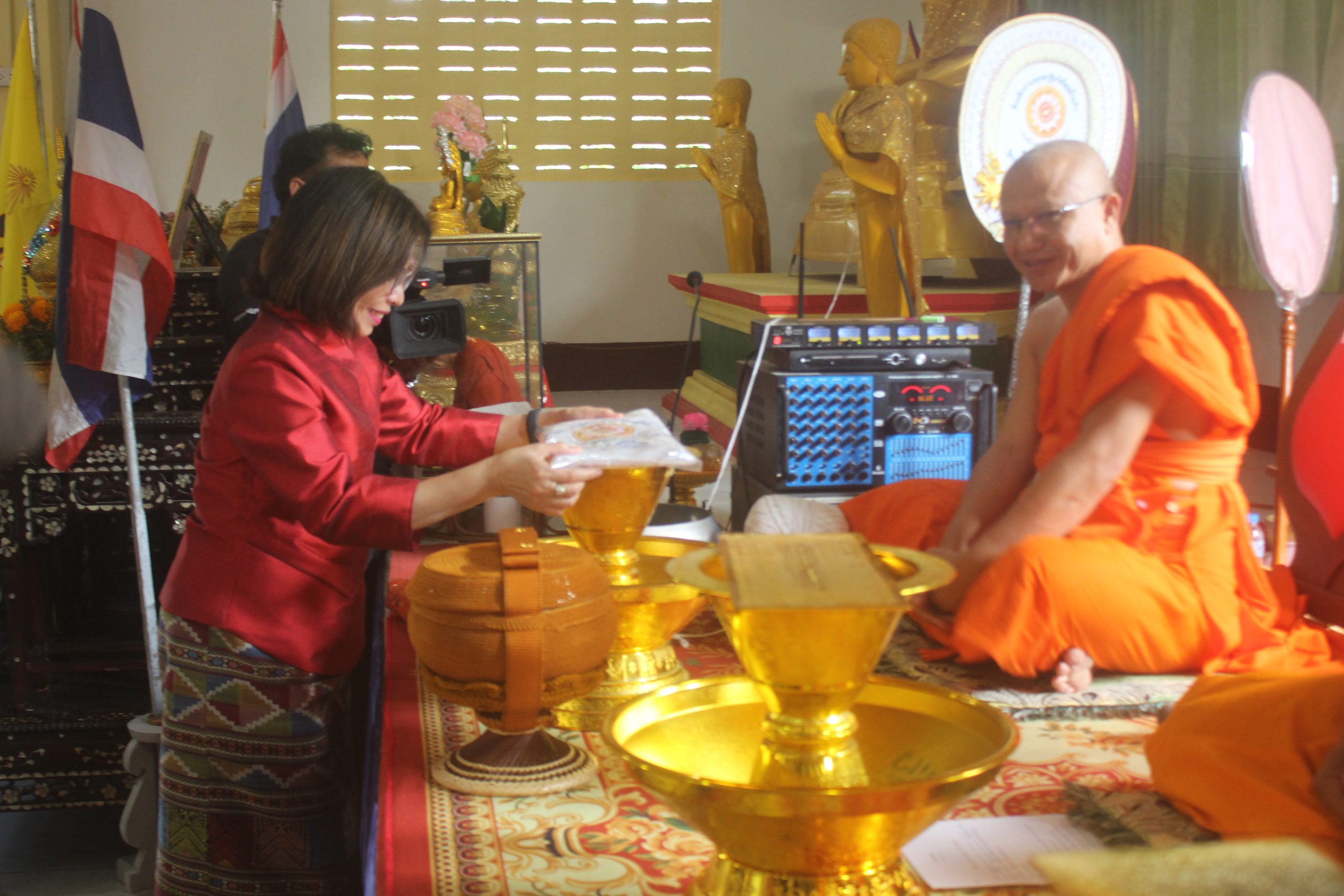 เพชรบูรณ์-รัฐมนตรีช่วยคมนาคมประธานทอดกฐินฯสร้างศาลา