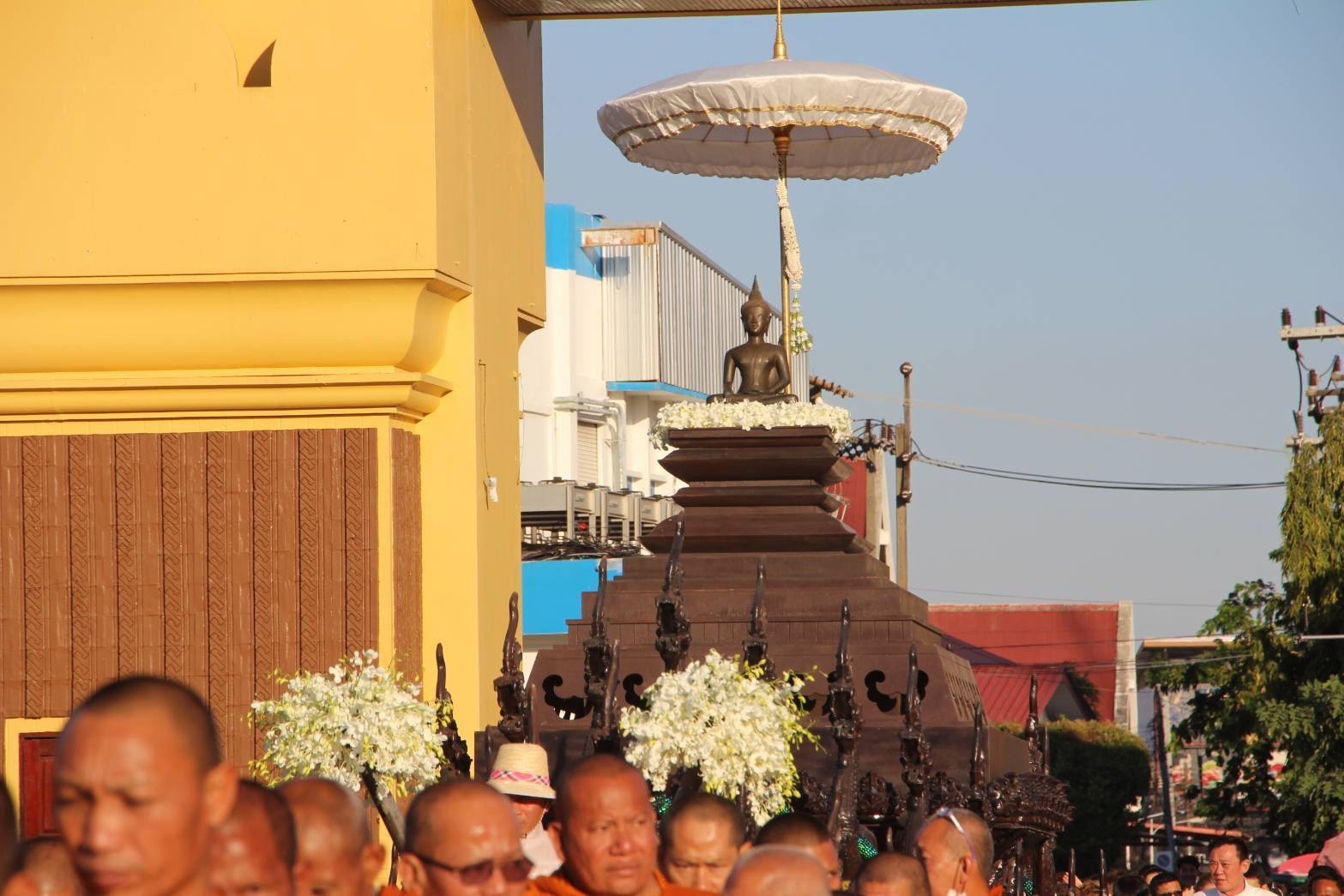 ร้อยเอ็ด-จัดพิธีอัญเชิญพระพุทธมิ่งเมืองมงคล