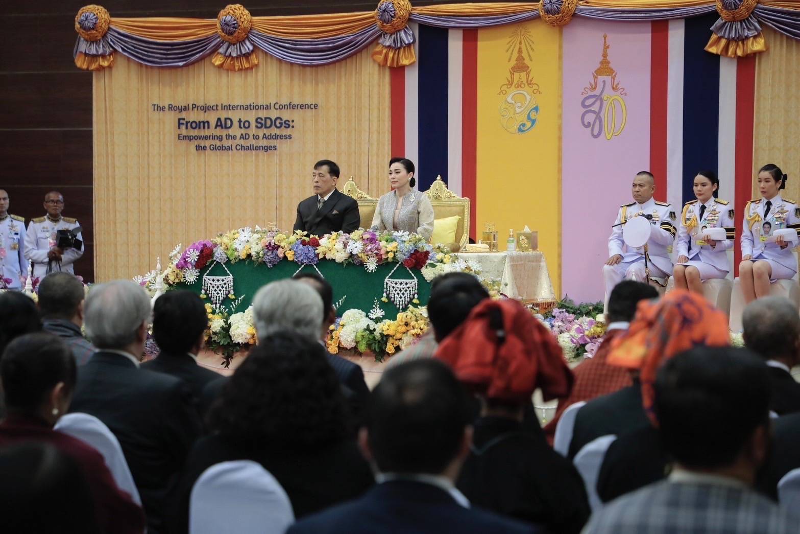 เชียงใหม่-ในหลวง-พระราชินี ทรงเปิดงานประชุมวิชาการนานาชาติ และงานโครงการหลวงฯ