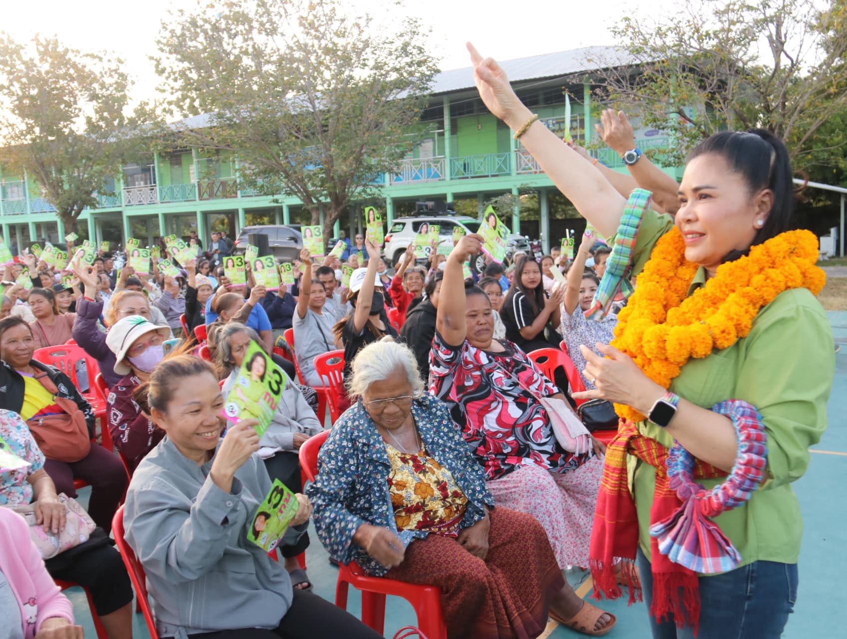 อุบลราชธานี-“กบ”จิตรวรรณ บุกถ้ำเสือเจาะฐานเสียง“กานต์”ศึกชิงนายกอบจ.ฯ