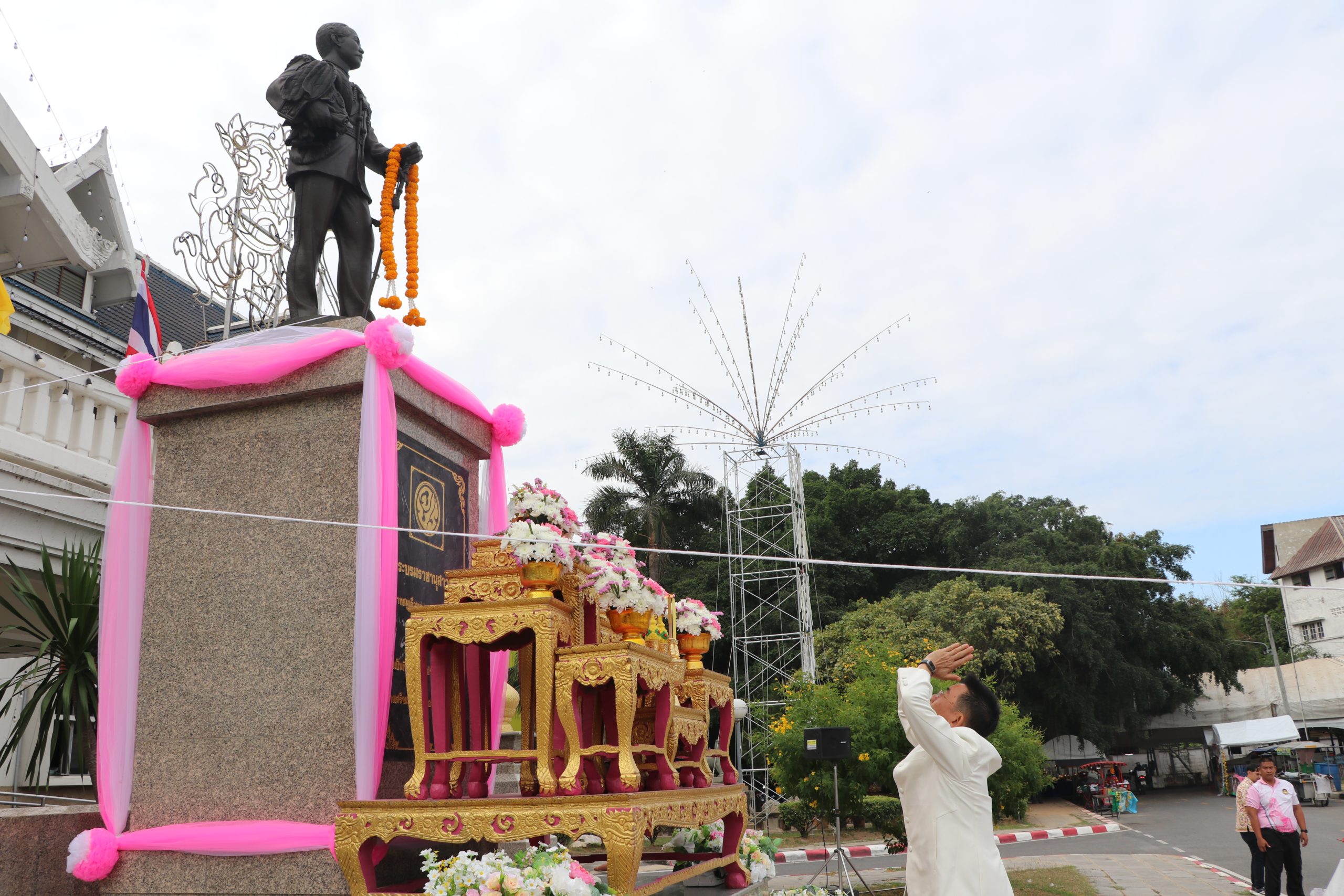 สิงห์บุรี-จัดพิธีบวงสรวงงานเทศกาลกินปลาและของดีเมืองสิงห์ ครั้งที่ 30