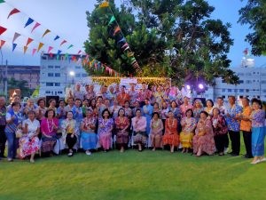 ประจวบคีรีขันธ์-รดน้ำดำหัวครอบครัว ROTARY CLUB HUA HIN