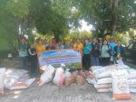 ร้อยเอ็ด-ศูนย์เมล็ดพันธุ์ข้าวฯร่วมมอบปัจจัยการผลิตข้าวของเกษตรกรผู้ประสบอุทกภัย