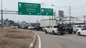 ปราจีนบุรี-ประชาชนทยอยเดินทางกลับกทม.-ภาคตะวันออกหนาแน่นแต่คล่องตัว
