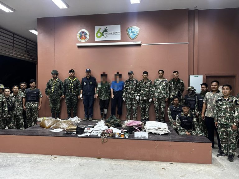 เพชรบุรี-สนธิกำลังพิทักษ์ป่า​ ทัพพญาเสือ​! รวบ 2 นักล่าน้ำผึ้งคาเขตอุทยานฯ