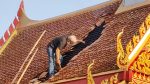 อุทัยธานี-ระทึก เมรุเผาศพวัดดัง..หวิดวอด หลังทำพิธีเผาศพ เกิดควันขโหมงบนหลังคาเมรุ