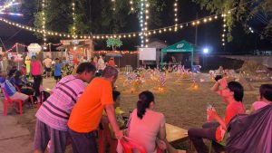 ประจวบคีรีขันธ์-ชาวบ้านปากคลองสืบสานประเพณีโบราณขนทรายเข้าวัดอายุกว่า 100 ปี