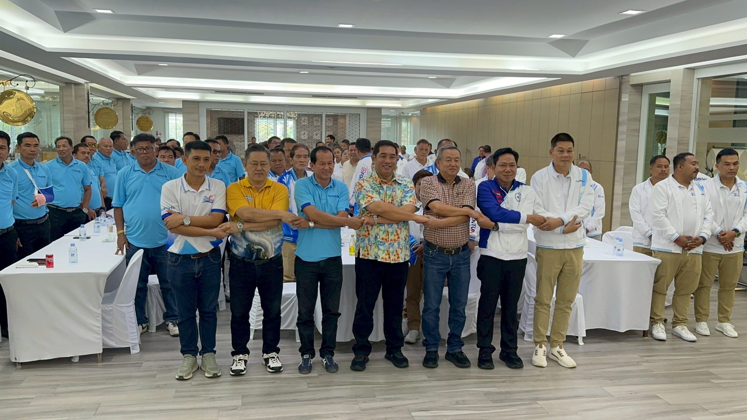 ชลบุรี-“บิ๊กแป๊ะ”อดีต รมต.วัฒนธรรม ประชุมสมานฉันท์กลุ่มผู้สมัครนายก และ สท.