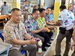 ประจวบคีรีขันธ์-สภ.หัวหิน แต่งธีมสงกรานต์สรงน้ำพระขอพรผู้บังคับบัญชา พร้อมมอบเกียรติบัตร